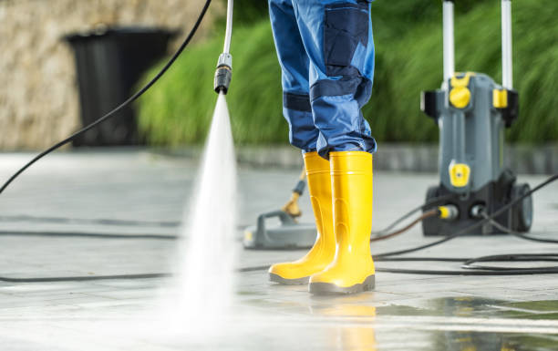 Best Deck Cleaning Services  in Red Oaks Mill, NY